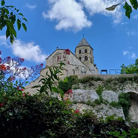 Adhemar, L'escalier Medieval