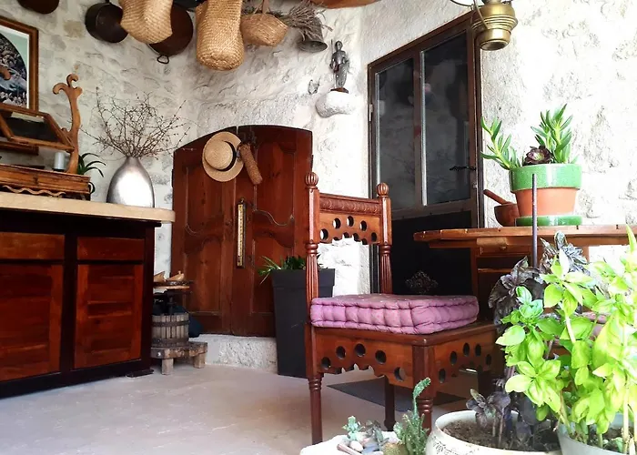 Apartment Adhemar, L'escalier Medieval